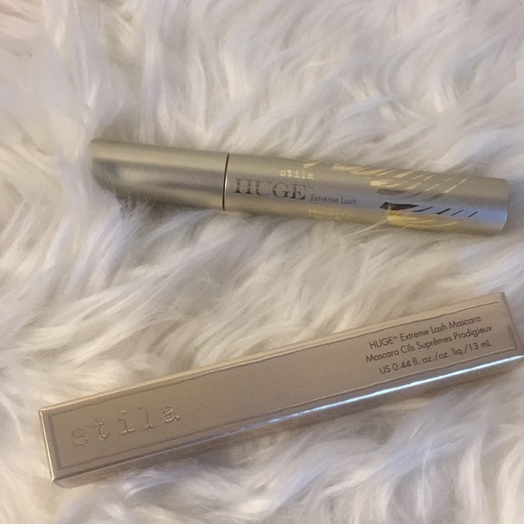 Stila HUGE Extreme Lash Mascara - Picture 4 of 5